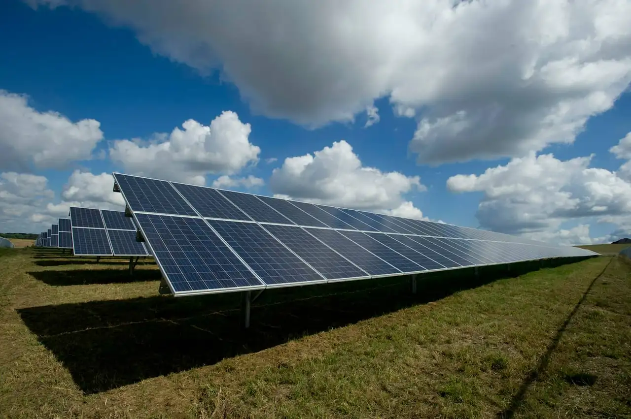 Programa de manutenção preventiva de sistemas solares Electric Power Energy